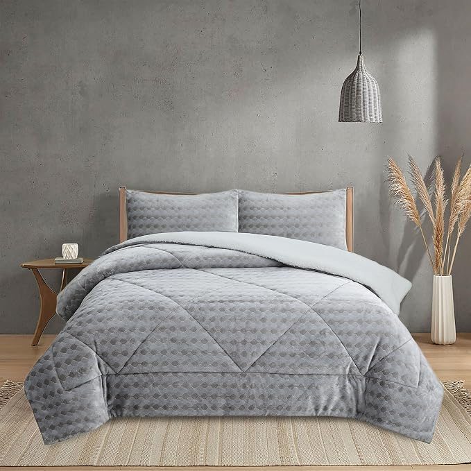 Edredón sherpa Lumbre en gris perla con relieve de panal